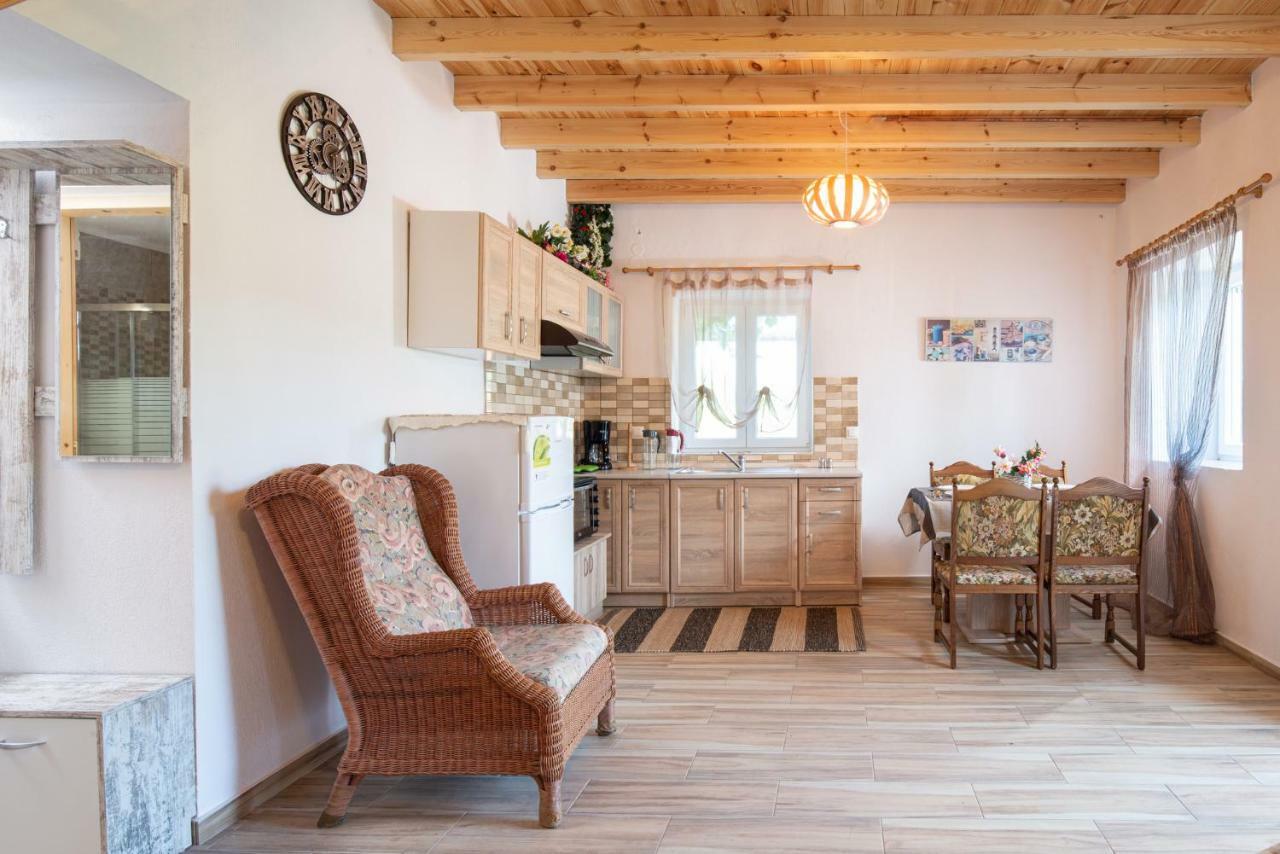 הוילה סיקיה Pratsas House מראה חיצוני תמונה